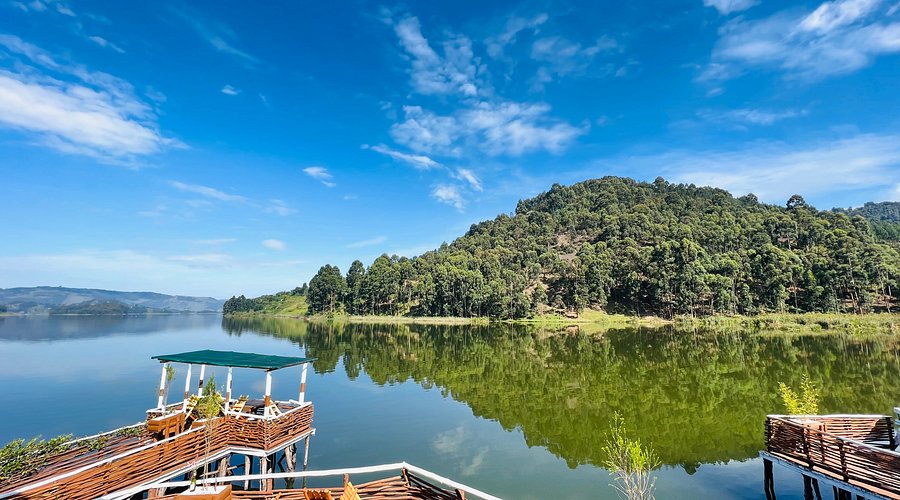 Lake Bunyonyi Rock hotel